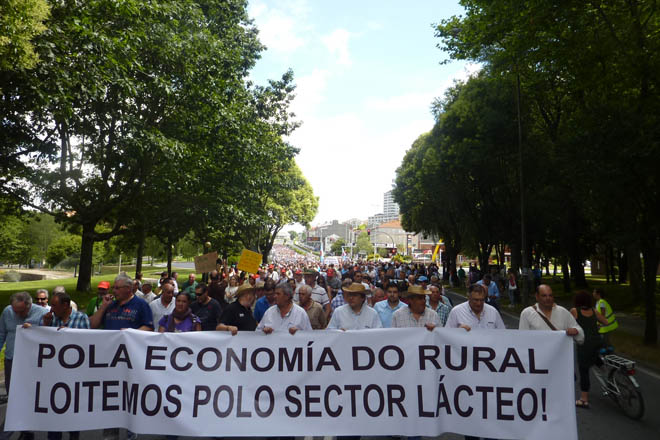 Los sindicatos piden una solución política y la Xunta recuerda que en 2009 el precio era peor