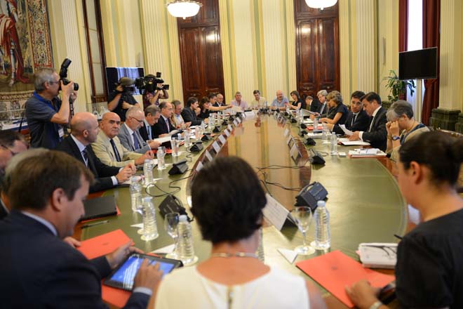 A reunión de Madrid conclúe sen un compromiso claro para a revalorización inmediata do leite