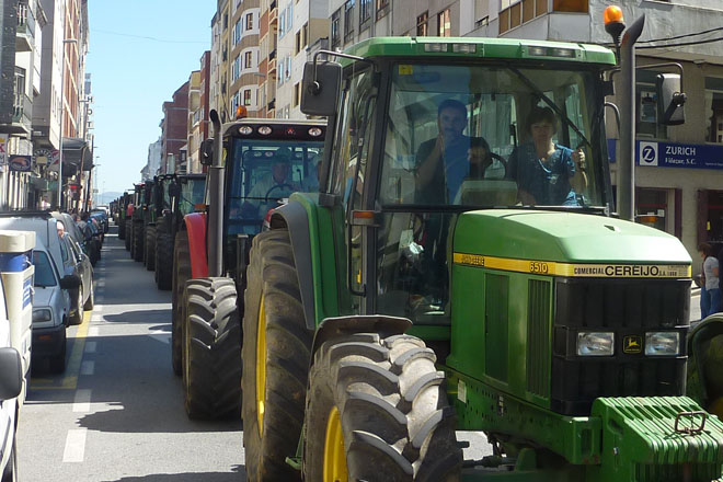 El sector lácteo gallego redobla la movilización