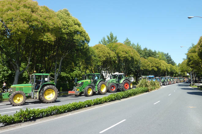 4000 tractores rodean Santiago ao longo de 10 quilómetros