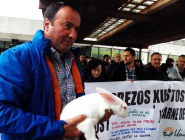 Temor nas granxas de coellos a quedaren fóra das axudas do Goberno a pesar de producir a perdas