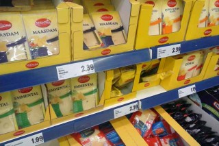 Unións Agrarias-Upa pide axilidade na mellora do etiquetado en orixe do leite