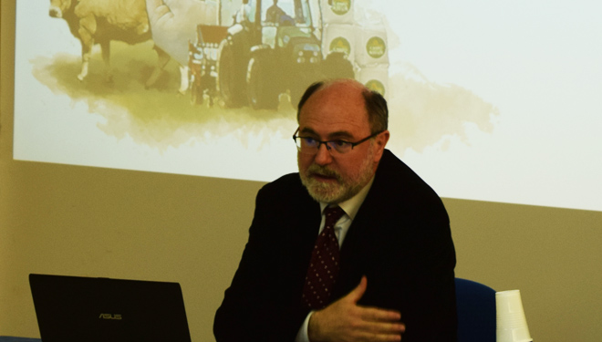 “O camiño para as explotacións lácteas, en Asturias e en todas partes, é a integración cooperativa”