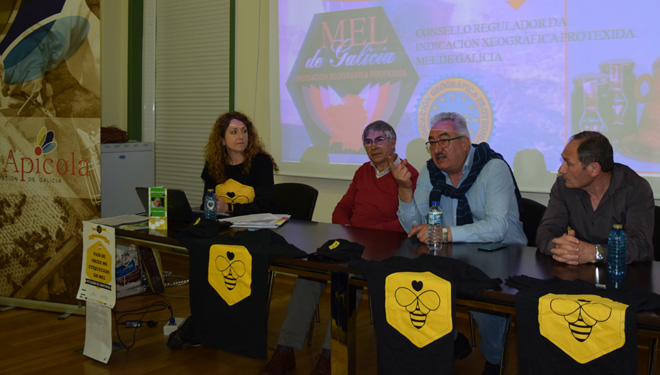 Presentan el primer contrato homologado para la miel de Galicia