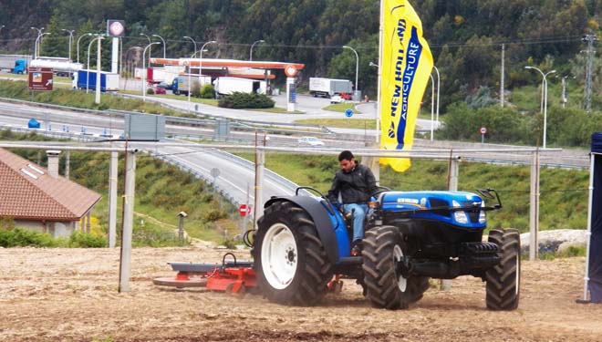 Demostración de tractores New Holland en Rías Baixas