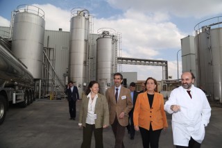 Liasa, impulsora da láctea de Teixeiro, exporta desde Guadalajara para 30 países