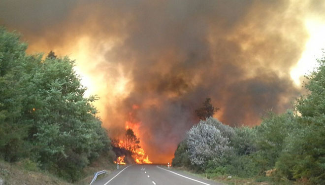 A segunda vaga de lumes do verán calcina máis de 4.000 hectáreas en Ourense