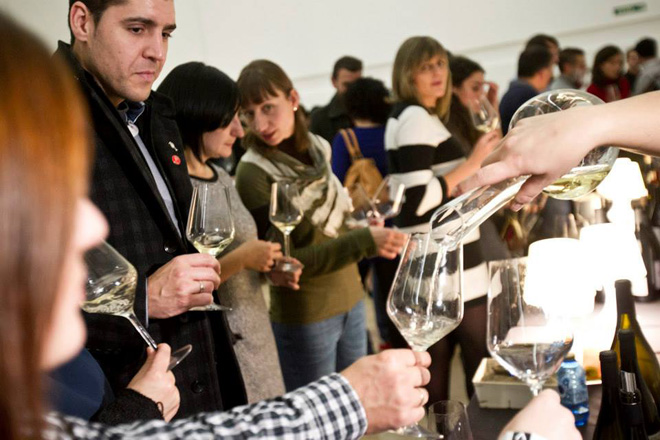 Galicia exportou en 2023 un 4,9% menos de viño pero vendeuno un 23,6% máis caro 