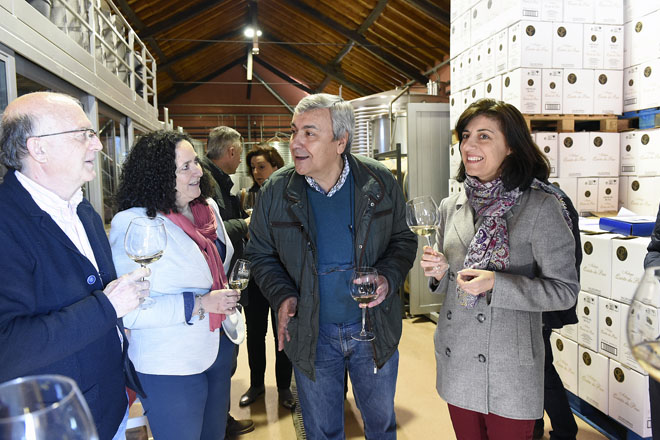 Os sectores produtivos do viño e da lousa de Valdeorras comprométense a colaborar