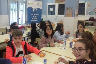 Máis de 950 escolares aprenderon a almorzar con leite grazas a AGACA e Obra Social “la Caixa”