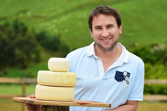 “En Francia las denominaciones de origen de quesos prohíben emplear silo en la alimentación de las vacas”