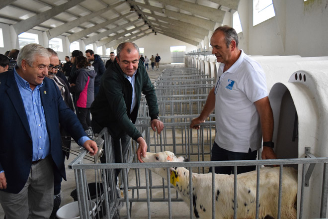 30 ganaderos lucenses, primeros beneficiarios del Centro de Recría de la Diputación de Lugo