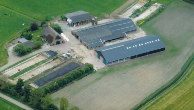 Como reduce as emisións de amoníaco unha granxa de Holanda?