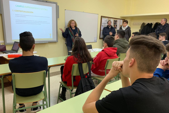 La Diputación de Lugo «siembra» el emprendimiento en el campo entre estudiantes del IES de Becerreá