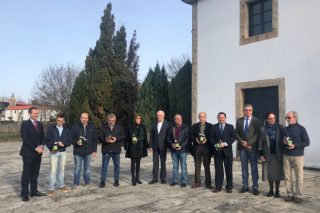 300 carballos galegos con mellora xenética son doados pola Fundación Juana de Vega