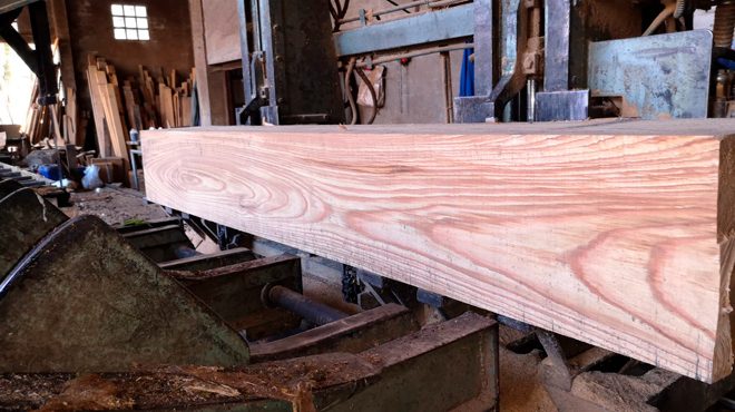 O aproveitamento da madeira de castiñeiro é máis limitado co doutras especies.