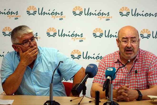 Unións acusa a Leche Celta de «prácticas mafiosas» con las granjas, en pleno confinamiento