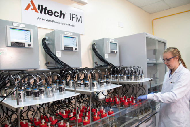 Inaugurado el  nuevo laboratorio Alltech IFM TM, para evaluar la digestibilidad de las raciones de rumiantes en Europa
