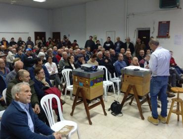 A Asociación Galega de Apicultura celebra este sábado a súa asemblea máis difícil, marcada pola división interna