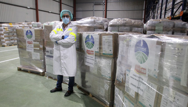 Oviganic dona 30.000 mascarillas y 30.000 pares de guantes al Hospital de Monforte