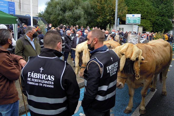 Los manifestantes evidenciaron que el sector lácteo es el motor económico de la Galicia rural