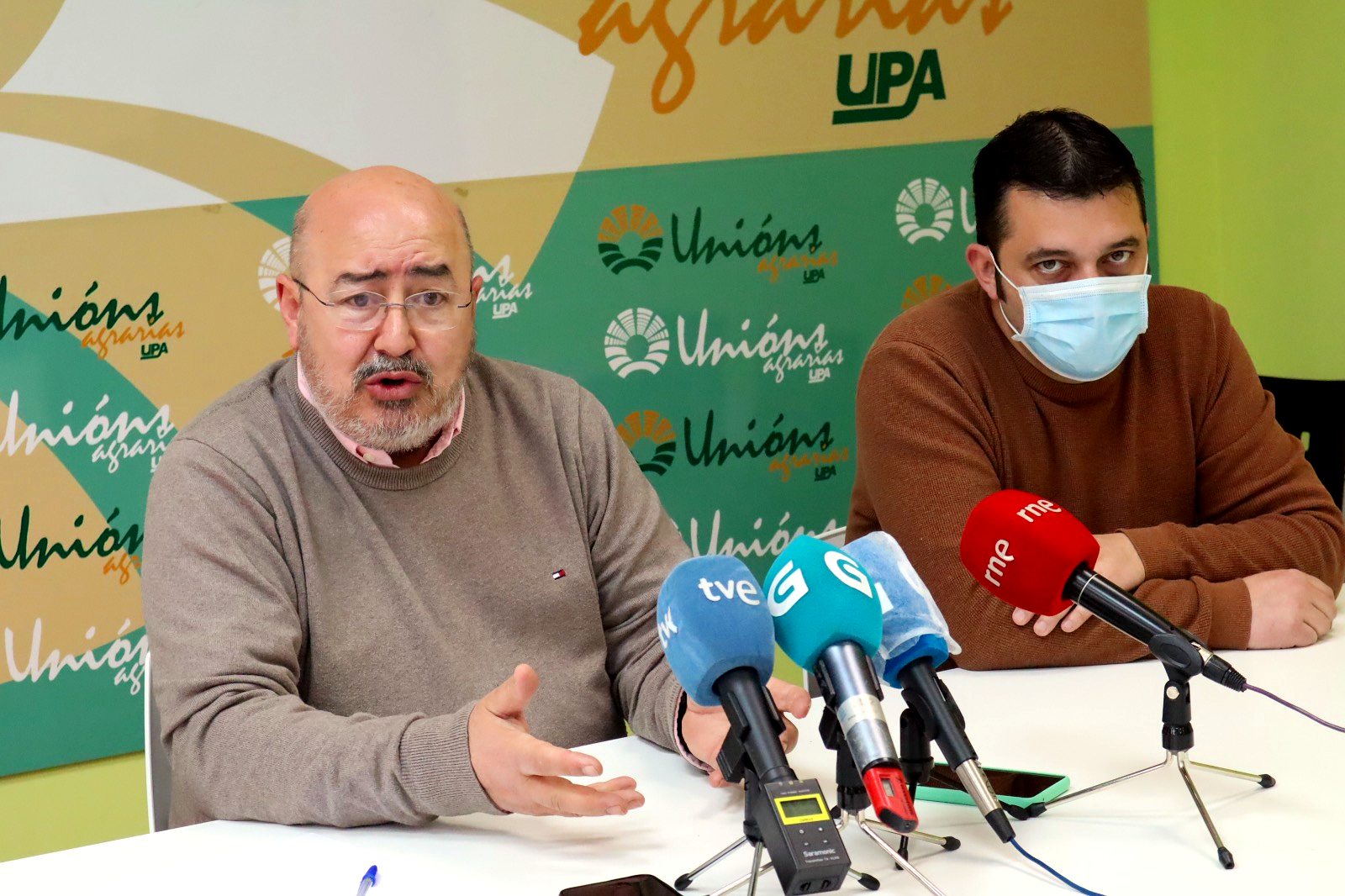 Roberto García, secretario xeral de UUAA, detallando este martes en Lugo o acordo coa industria e a distribución