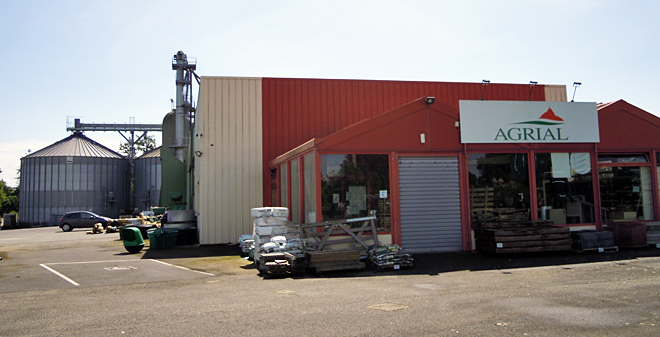 Agrial é unha das principais cooperativas bretonas, presente no sector do leite, a horta, os pensos e a maquinaria