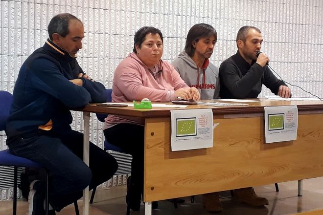 Integrantes da Plataforma de Produtores Ecolóxicos de Galicia durante a presentación este venres en Lugo