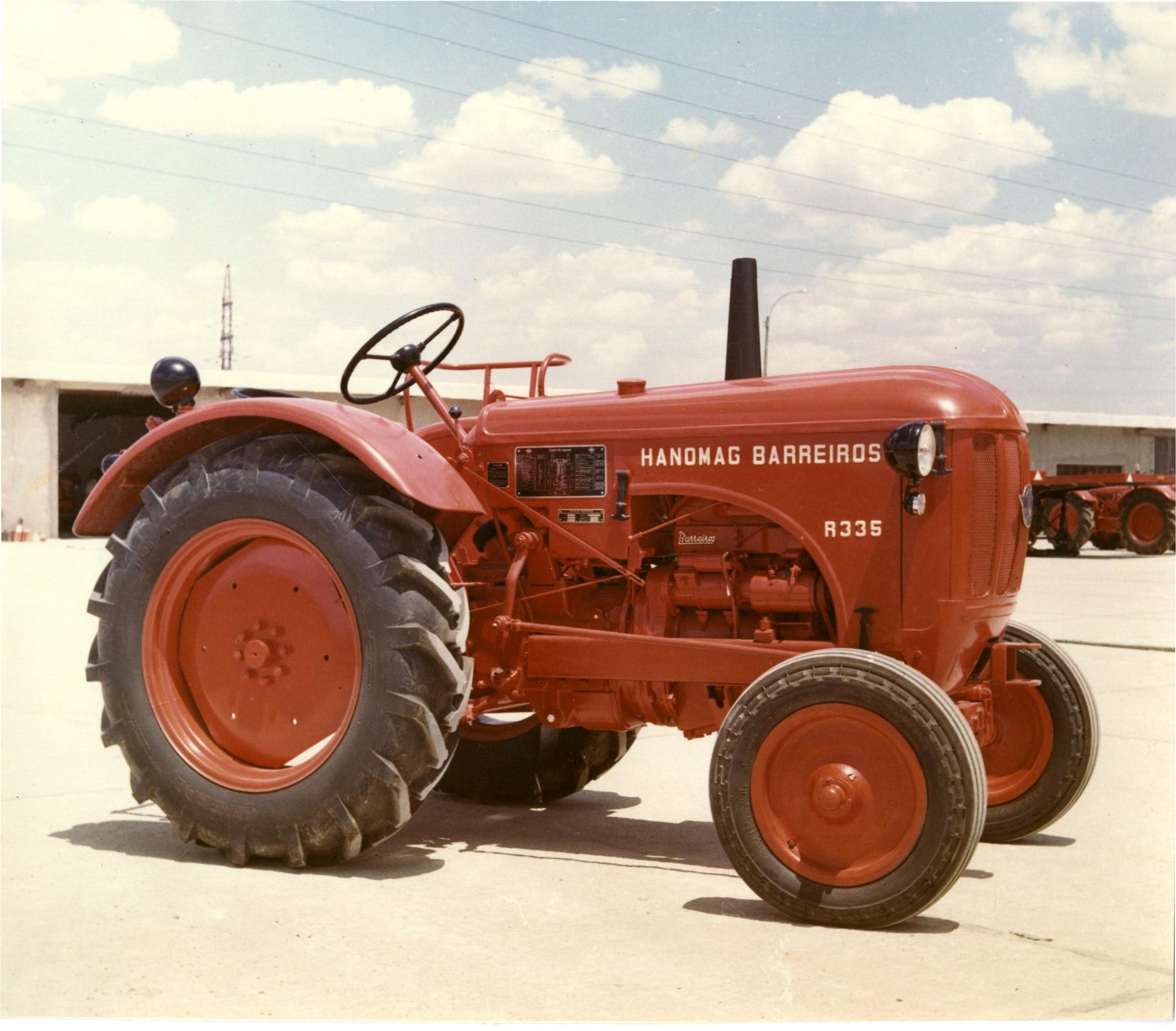 Tractor Hanomag Barreiros R-335.