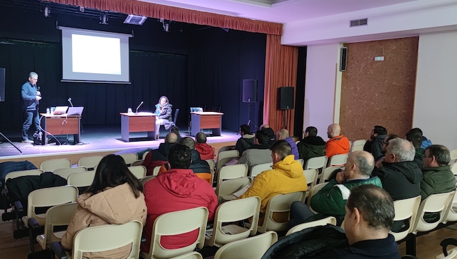 Instante do seminario celebrado na Limia no que participaron produtores e expertos dos dous países.