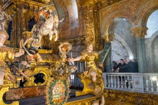 Apoio á restauración da catedral de Santiago mediante o emprego de madeira