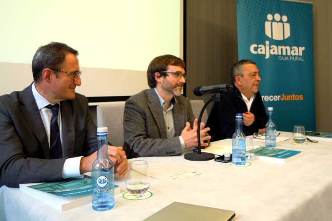 Manuel Láinez y Edelmiro López en la presentación de las conclusiones del estudio