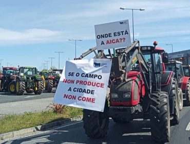 Centos de tractores toman Lugo en demanda de solucións para a gandería de vacún de carne