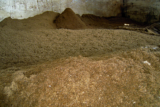 Zona de almacenaxe do compost que despois utilizan para rechear os cubículos e na cama das vacas secas e a recría
