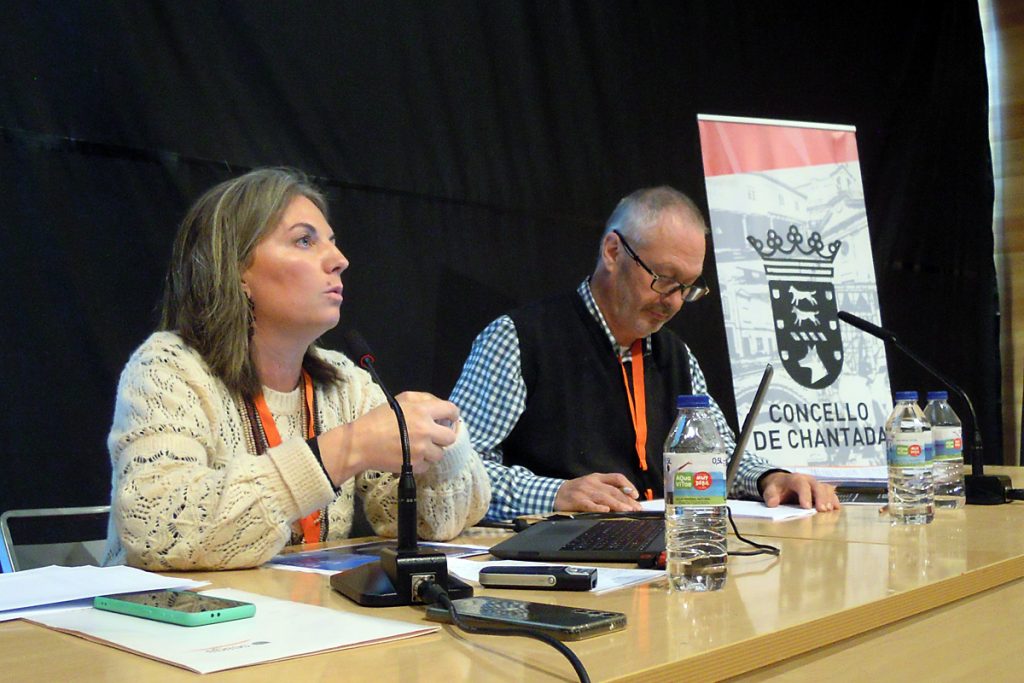 Luisa Piñeiro, directora xerente da empresa pública Seaga, durante o congreso sobre velutina celebrado en Chantada
