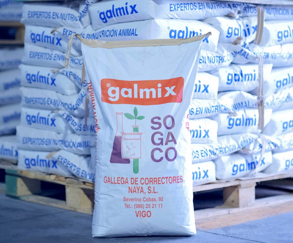Galmix Toxigal véndese en sacos de 25 kg para incorporar ao carro mesturador