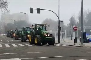 Tractores este martes por las calles de Zamora, tras una convocatoria por redes sociales