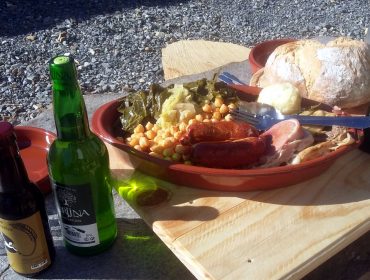 Dezaoito restaurantes de nove concellos da montaña de Lugo únense para promocionar os alimentos de proximidade